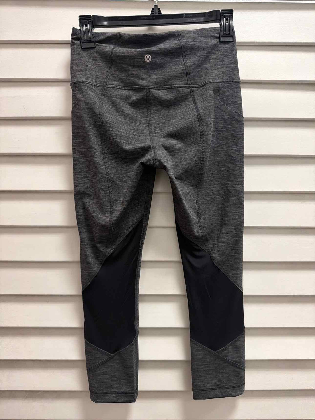 lululemon Size 4 Gray Print Active Pant